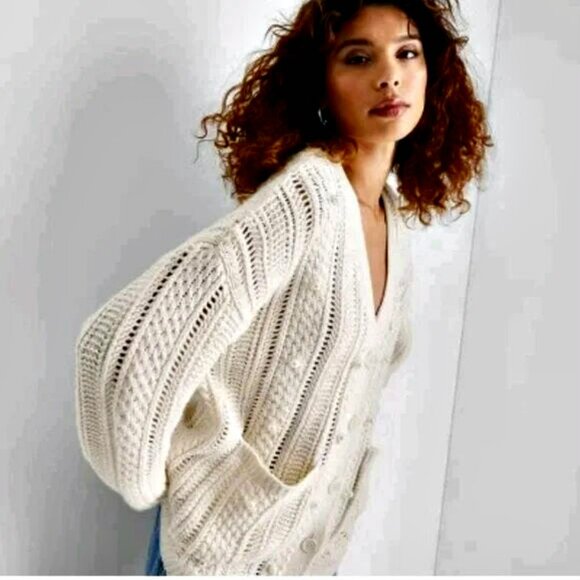 NWOT! CHUNKY OVERSIZED PEARL EMBELLISHED SWEATER - Picture 4 of 8